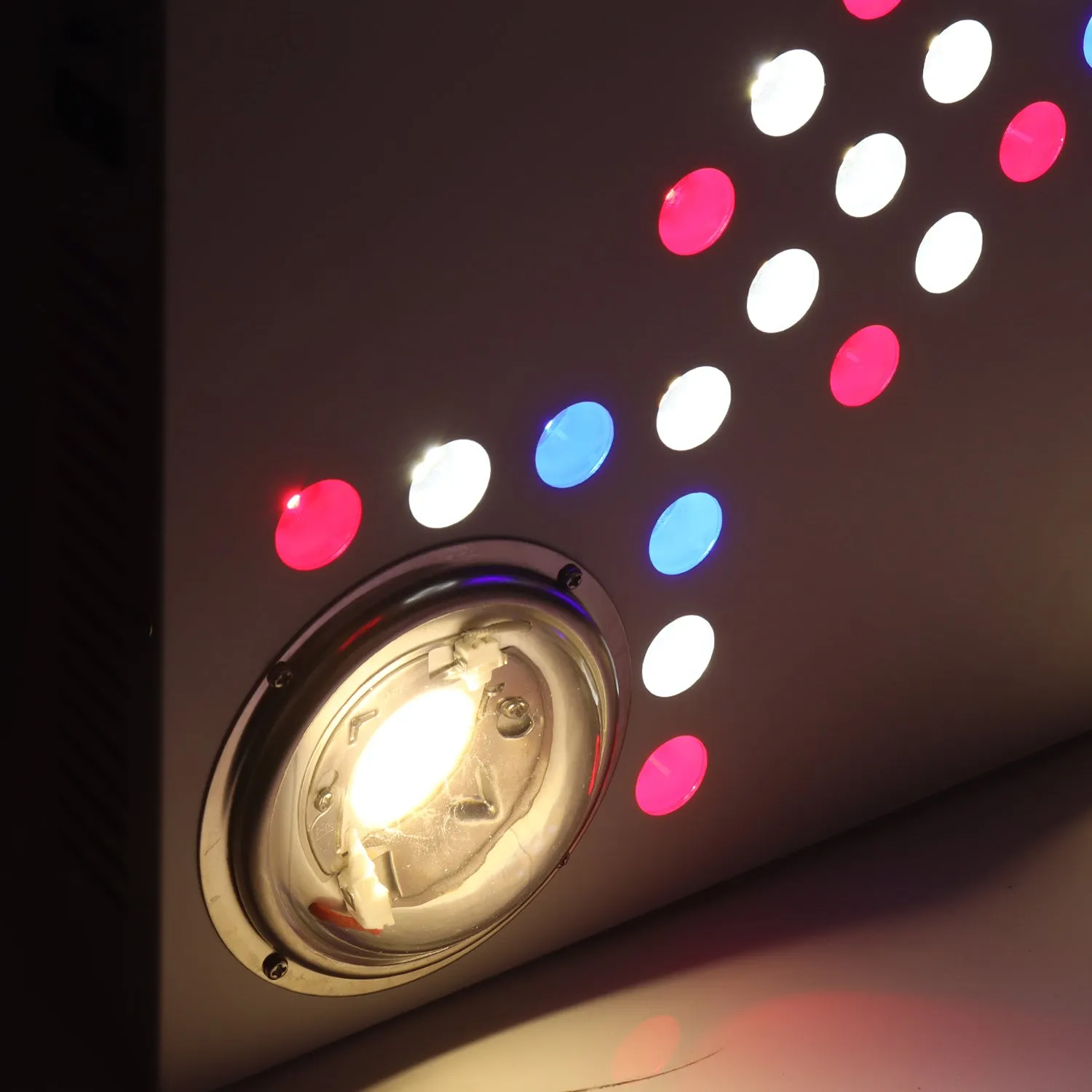 (Sold Out in USA) Optic 8  Gen 3 700 Watt Dimmable LED Grow Light (UV/IR) (8/1/22 release)