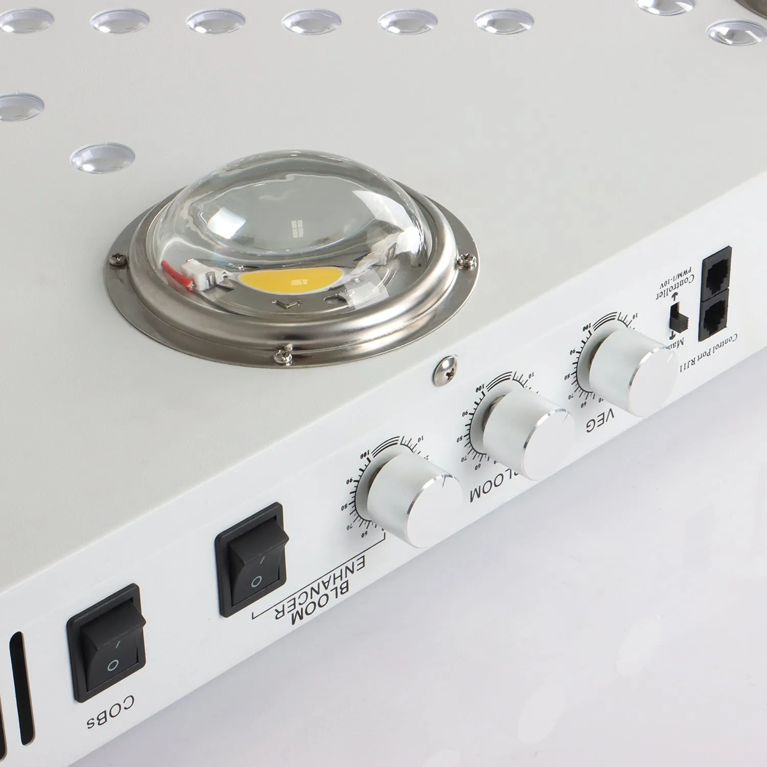 (Sold Out in USA) Optic 8  Gen 3 700 Watt Dimmable LED Grow Light (UV/IR) (8/1/22 release)