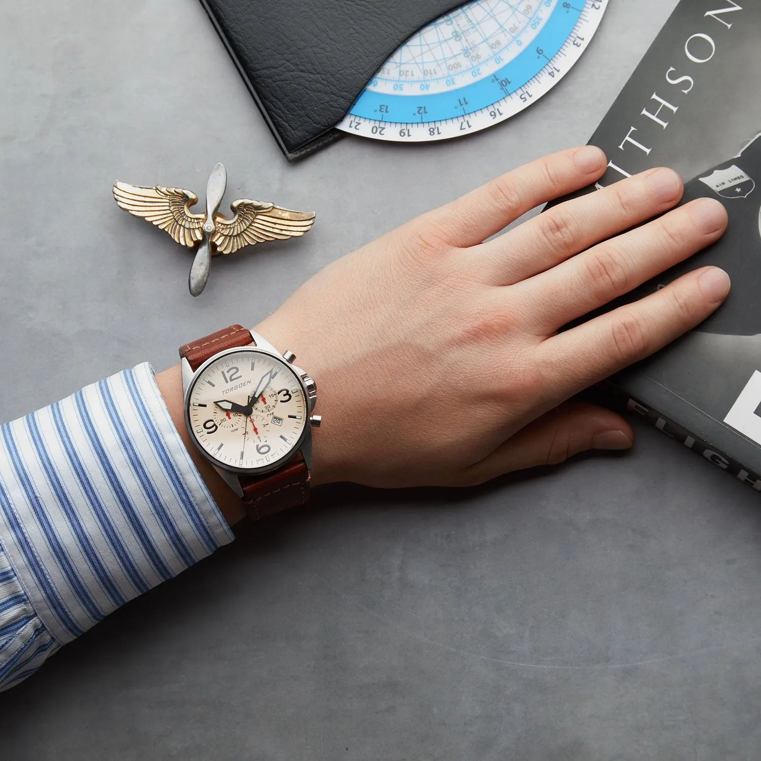 T16 Cream Sapphire | 44mm, Vintage Leather Strap